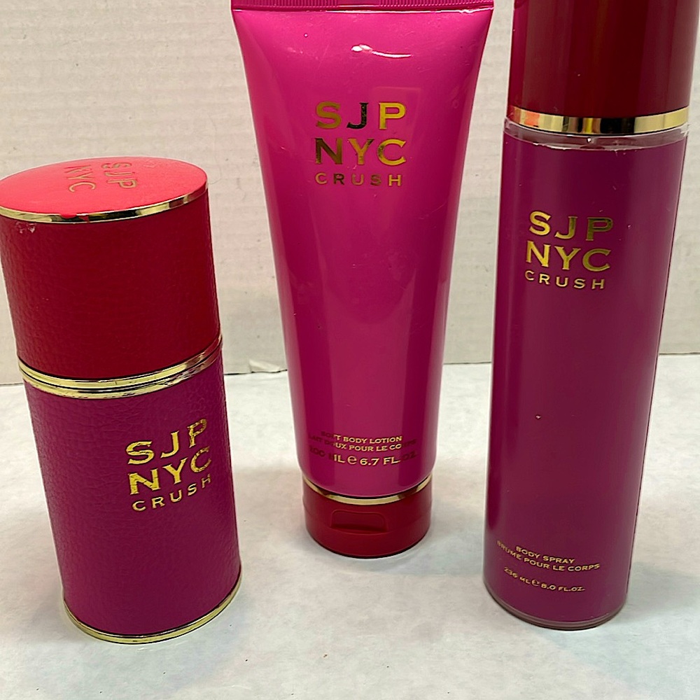 Sara Jessica Parker SJP NYC CRUSH, 3.4 oz EDP set- never used